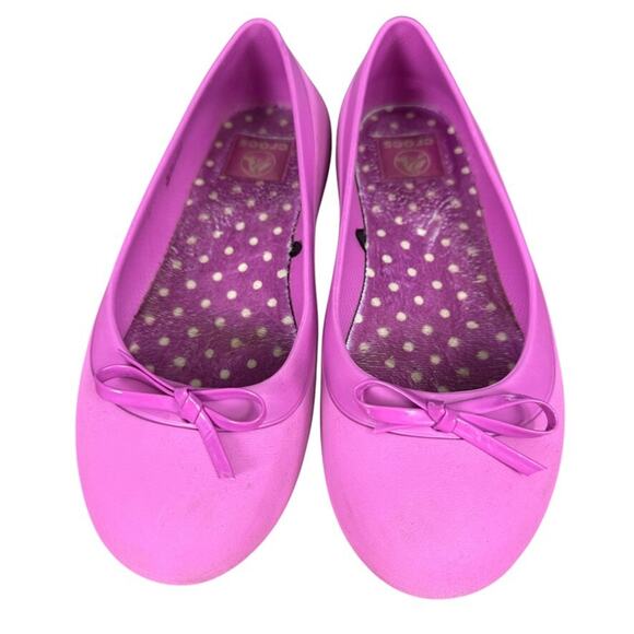 Crocs Mammoth Bow Flat Pink Slip On Shoes Waterproof Rubber Round Toe Womens 9 - Picture 6 of 16